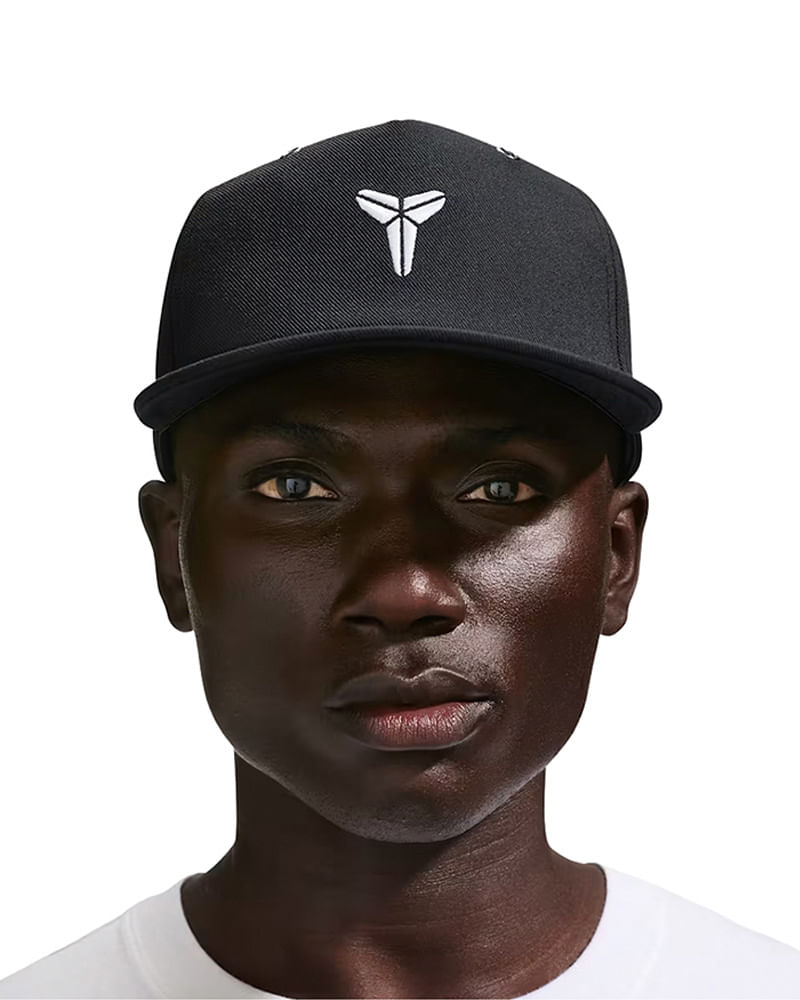 Boné Nike Kobe Bryant Dri-Fit Pro Unissex — foto do produto em fundo branco