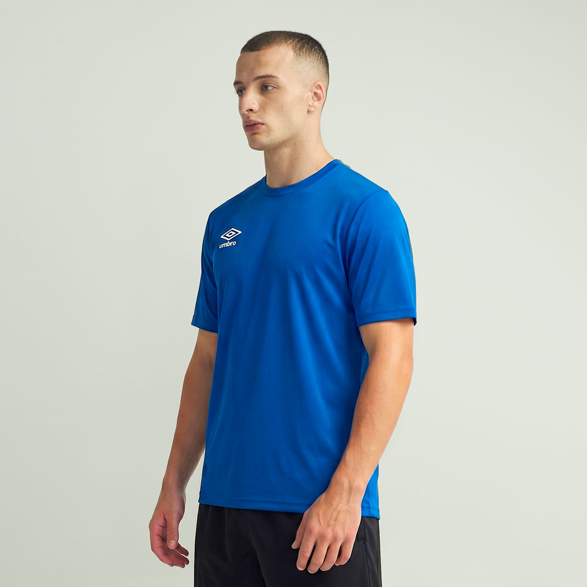 Camisa Masculina Umbro Twr Striker — foto do produto em fundo branco