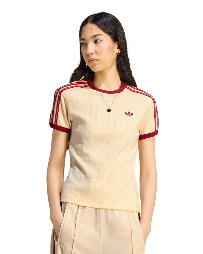 Camiseta adidas Adicolor Feminina — foto do produto em fundo branco