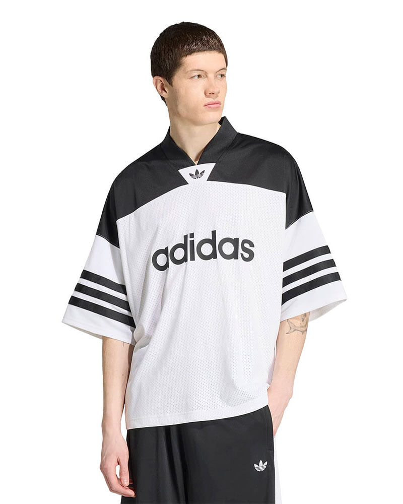 Camiseta adidas Adicolor Masculina — foto do produto em fundo branco