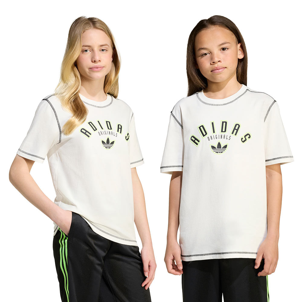 Camiseta adidas Bask Insp Infantil — foto do produto em fundo branco