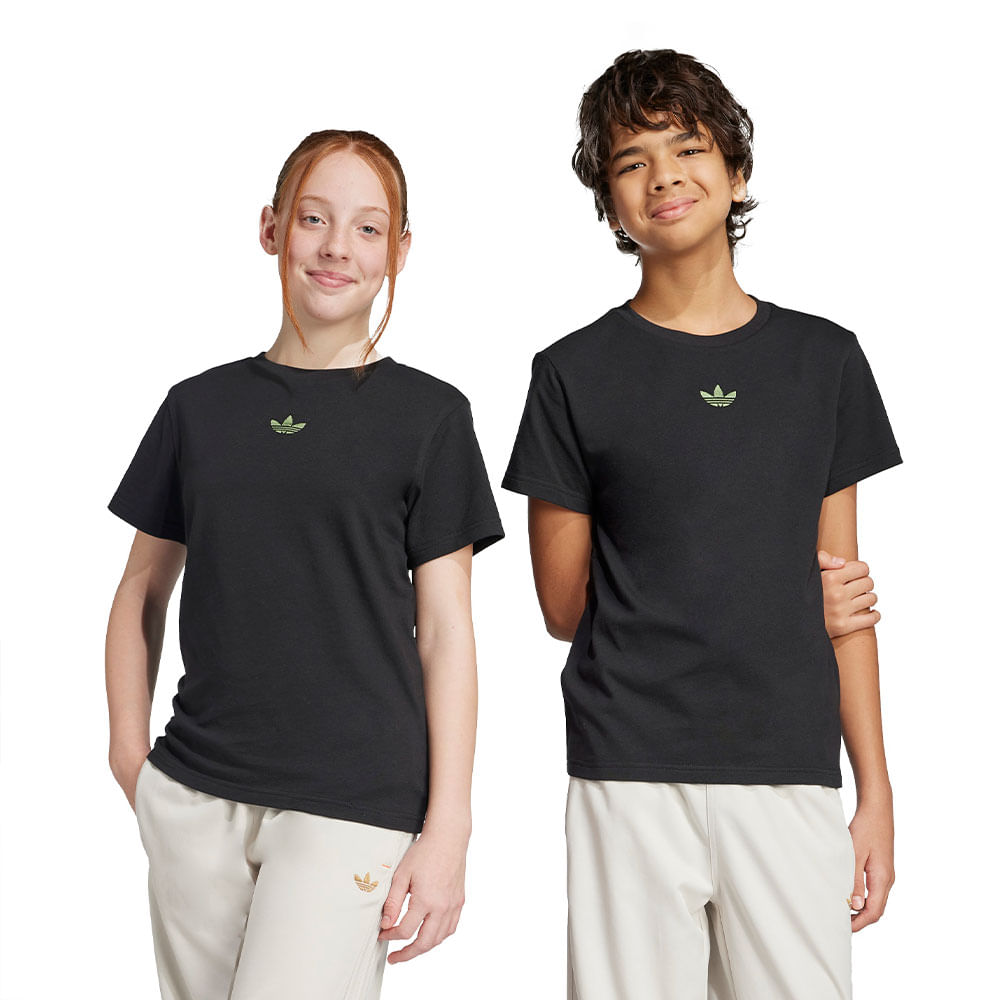 Camiseta adidas Originals x Minecraft Unissex — foto do produto em fundo branco