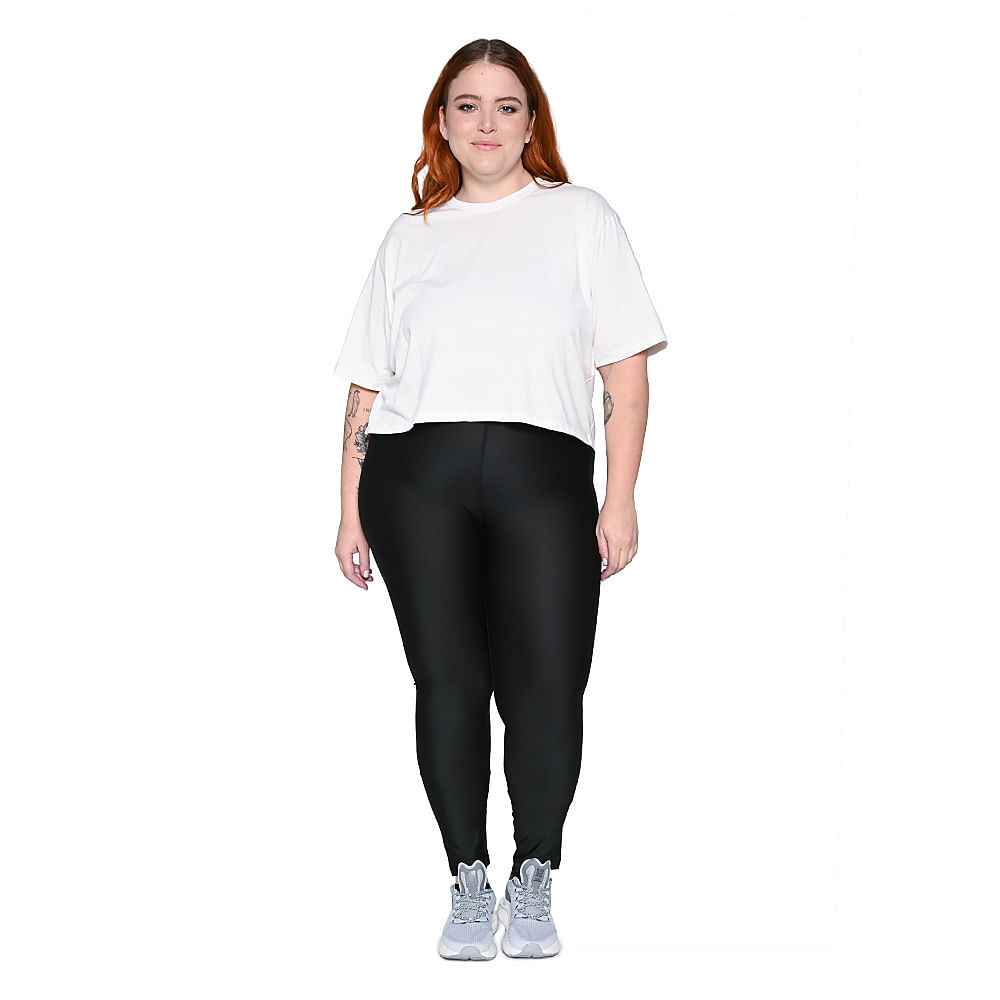 Camiseta Comfy Tape Olympikus Feminina Plus Size — foto do produto em fundo branco