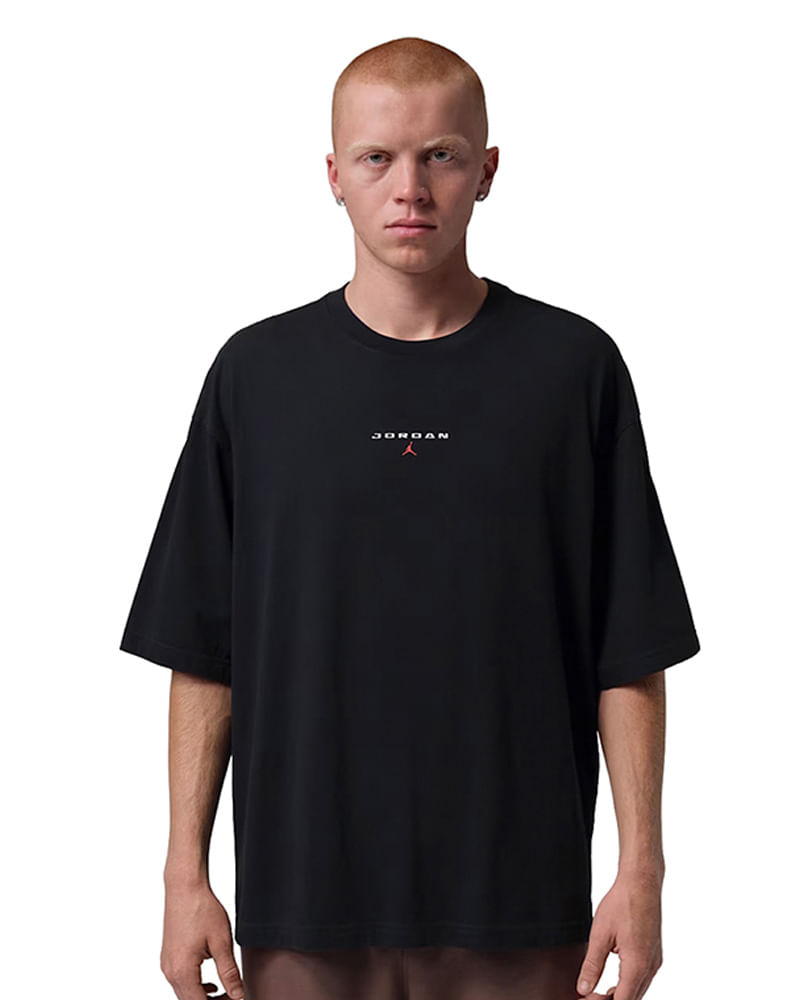 Camiseta Jordan Flight Essentials Masculina — foto do produto em fundo branco