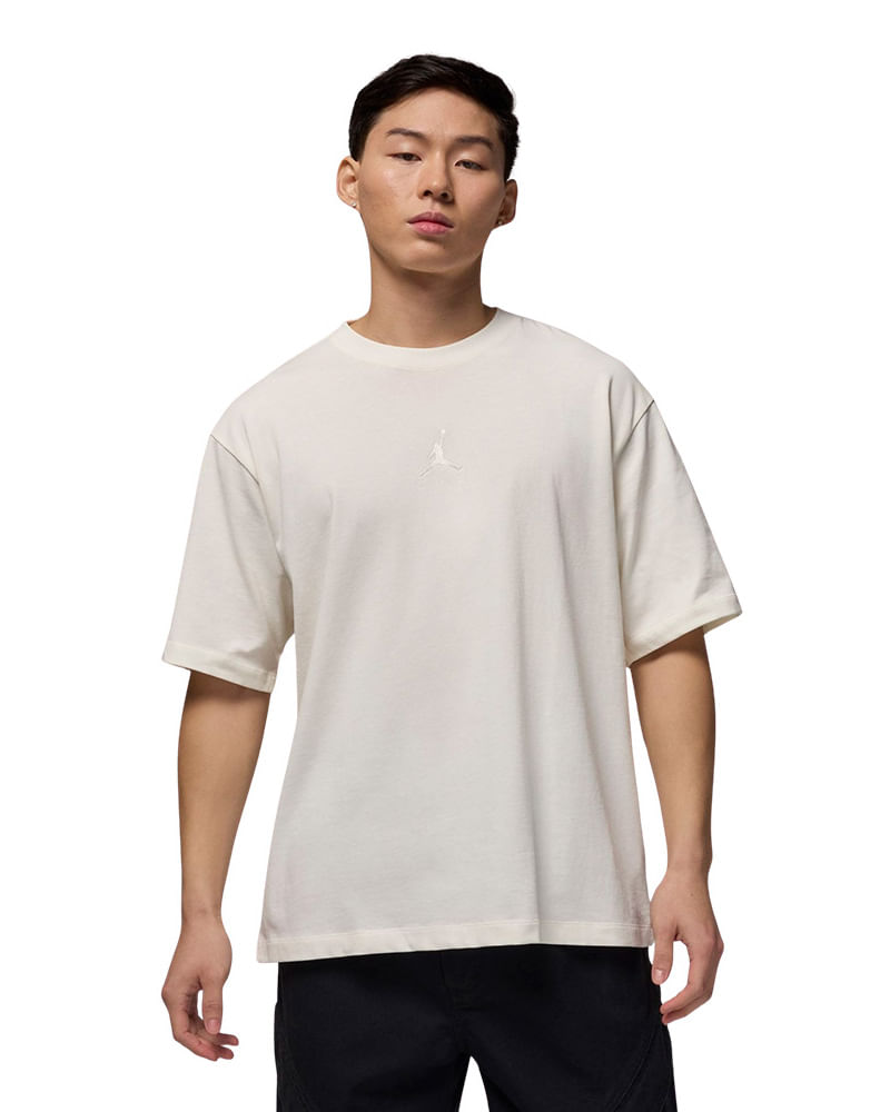 Camiseta Jordan Flight Essentials Masculina — foto do produto em fundo branco