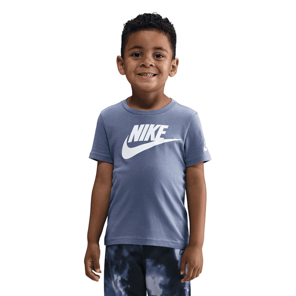 Camiseta Nike Futura Infantil — foto do produto em fundo branco