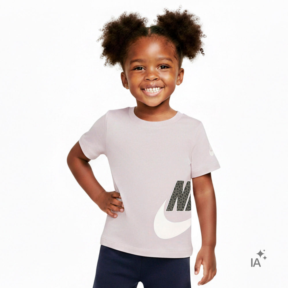 Camiseta Nike Wild Warmth Infantil — foto do produto em fundo branco