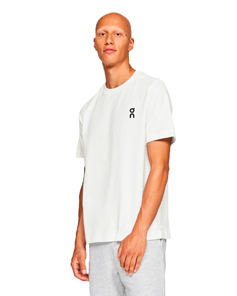 Camiseta On Club T Masculina — foto do produto em fundo branco