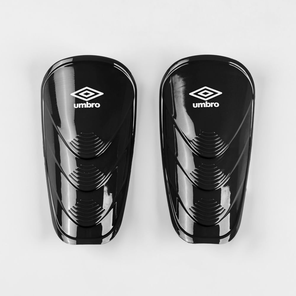 Caneleira Umbro Juvenil Team St — foto do produto em fundo branco