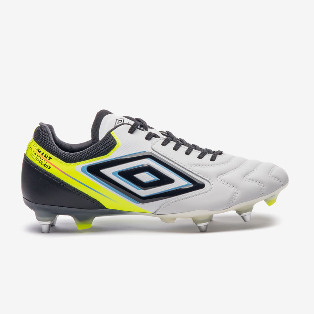 Chuteira Campo Umbro Adamant Master Class Pro Sg — foto do produto em fundo branco