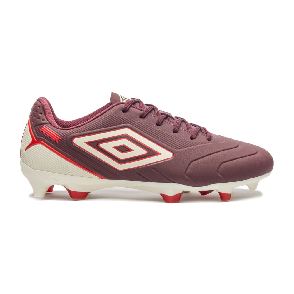 Chuteira Campo Umbro Attak Iii — foto do produto em fundo branco