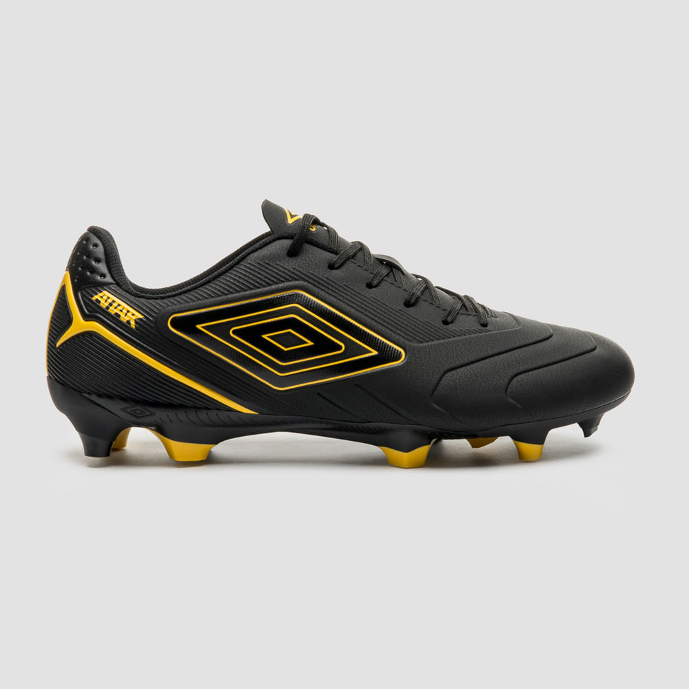 Chuteira Campo Umbro Attak Iii — foto do produto em fundo branco
