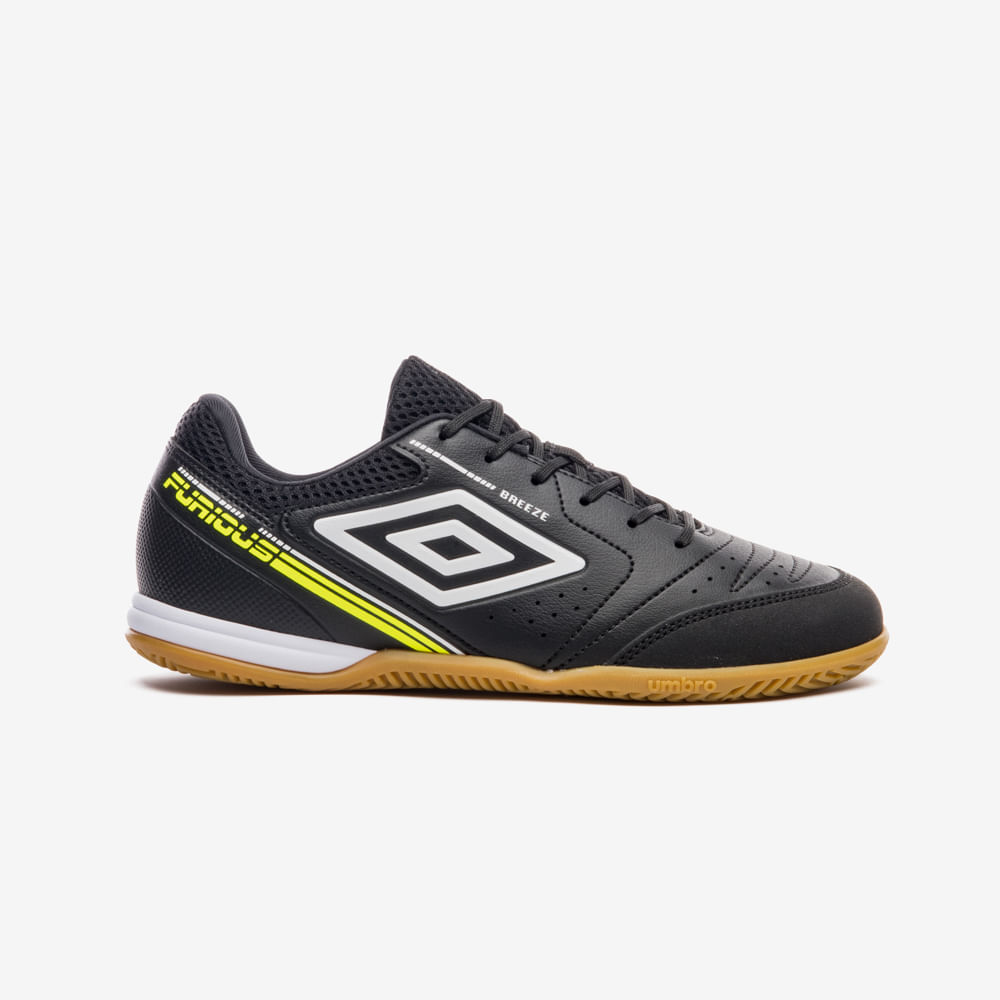Chuteira Futsal Umbro Furious — foto do produto em fundo branco