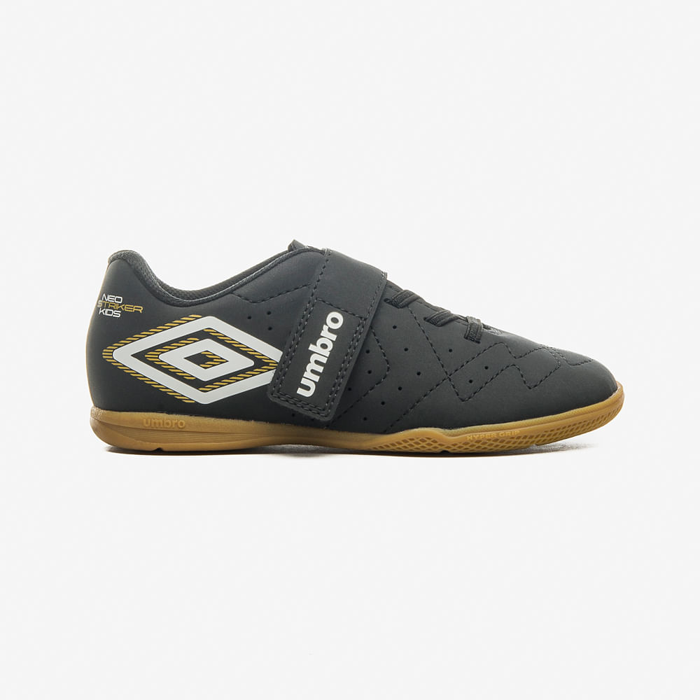 Chuteira Futsal Umbro Neo Striker Kids — foto do produto em fundo branco