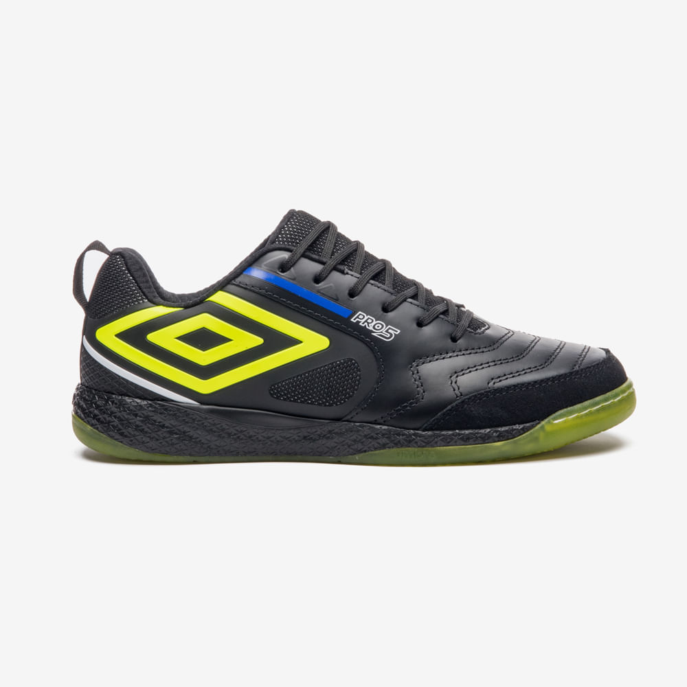 Chuteira Futsal Umbro Pro 5 Bump — foto do produto em fundo branco