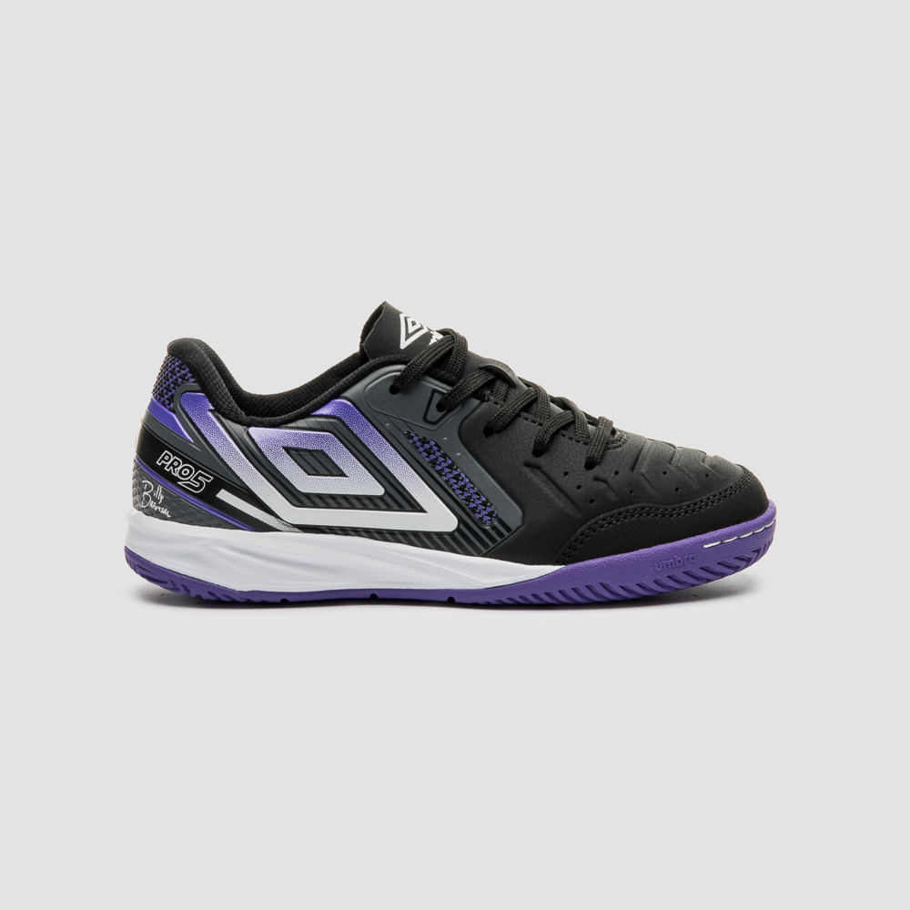 Chuteira Futsal Umbro Pro 5 Jr — foto do produto em fundo branco