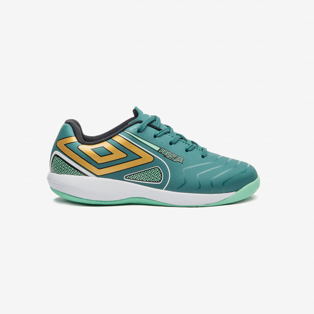 Chuteira Futsal Umbro Pro 5 Jr — foto do produto em fundo branco