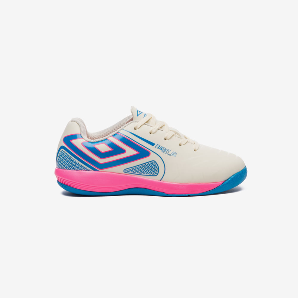 Chuteira Futsal Umbro Pro 5 Jr — foto do produto em fundo branco