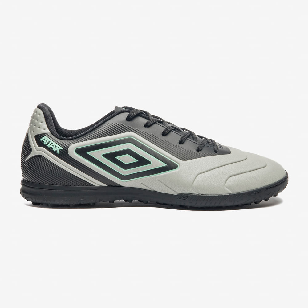 Chuteira Society Umbro Attak Iii — foto do produto em fundo branco