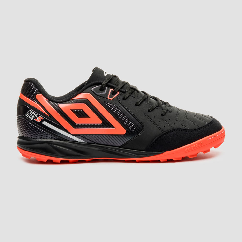 Chuteira Society Umbro Pro 5 Bump Club — foto do produto em fundo branco