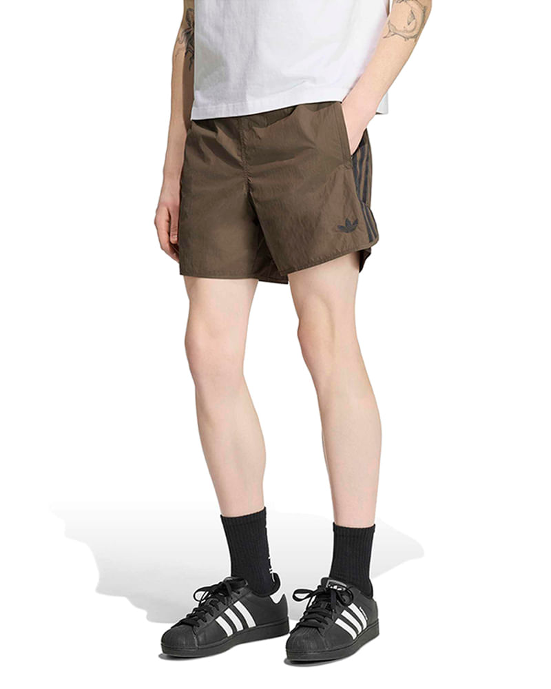Shorts adidas Originals Masculino — foto do produto em fundo branco