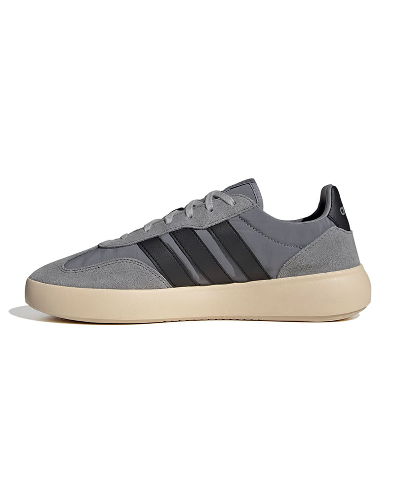 Tênis adidas Barreda Decode Masculino — foto do produto em fundo branco