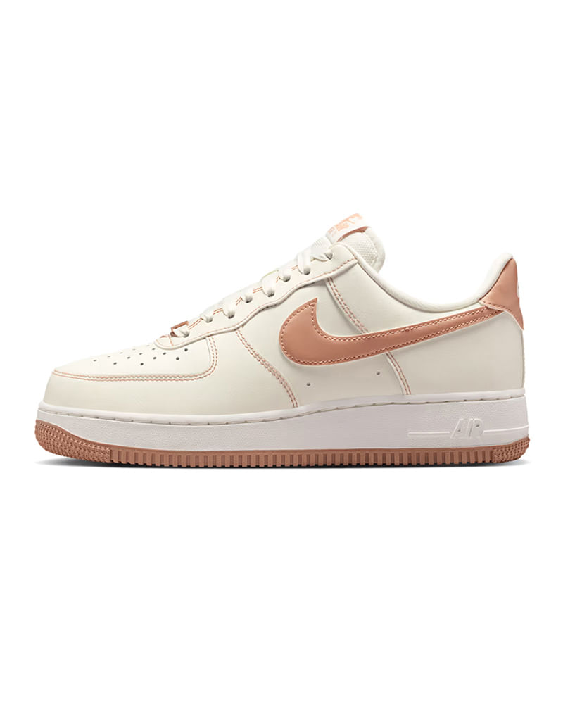 Tênis Nike Air Force 1 ´07 Feminino — foto do produto em fundo branco