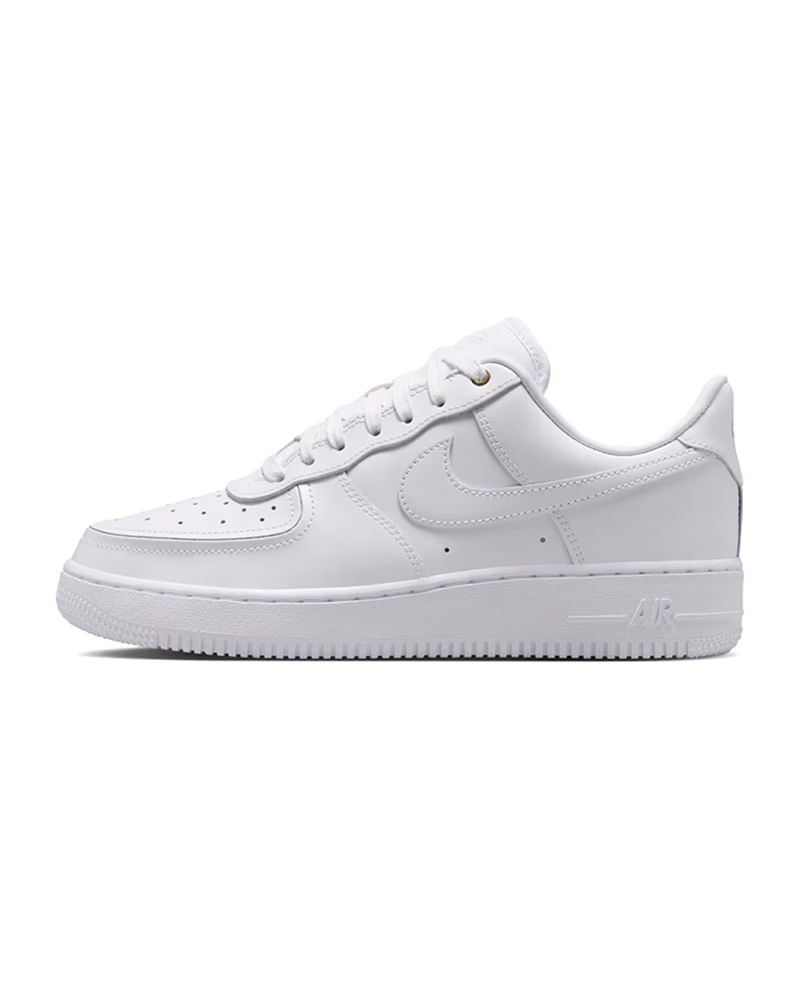 Tênis Nike Air Force 1 ´07 Feminino — foto do produto em fundo branco