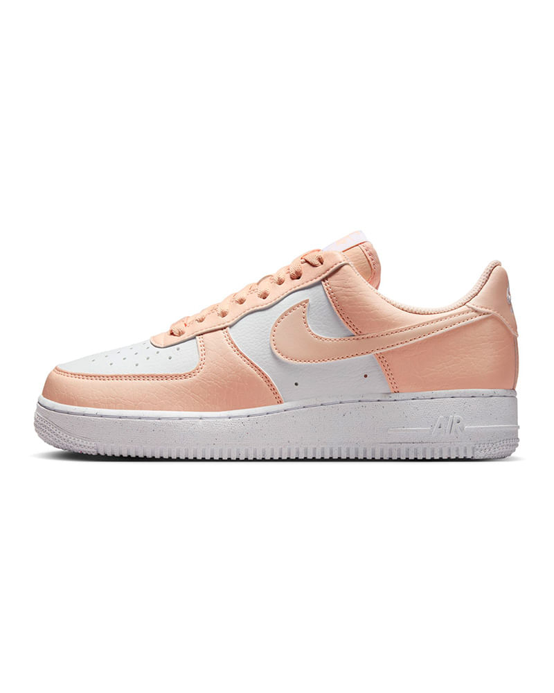 Tênis Nike Air Force 1 ´07 Next Nature Feminino — foto do produto em fundo branco