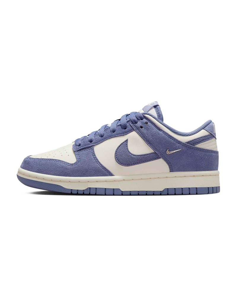 Tênis Nike Dunk Low Feminino — foto do produto em fundo branco