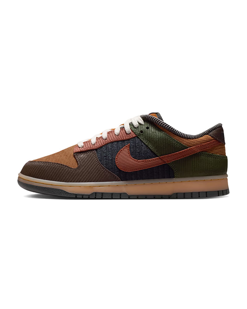 Tênis Nike Dunk Low Retro PRM Masculino — foto do produto em fundo branco