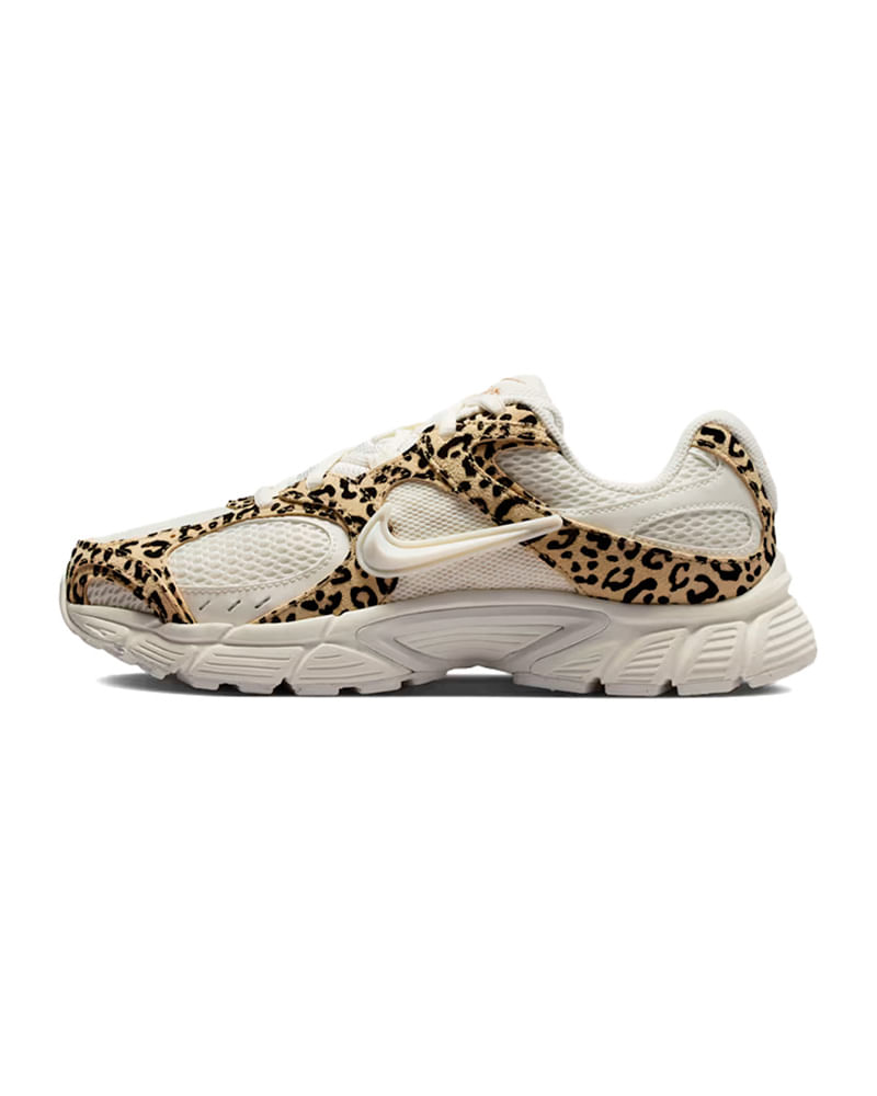 Tênis Nike V5 RNR Suede Feminino — foto do produto em fundo branco
