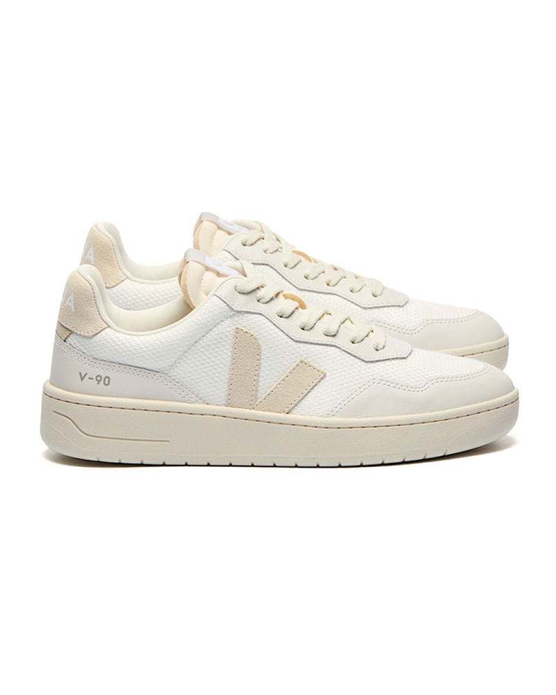Tênis Veja V-90 Masculino — foto do produto em fundo branco