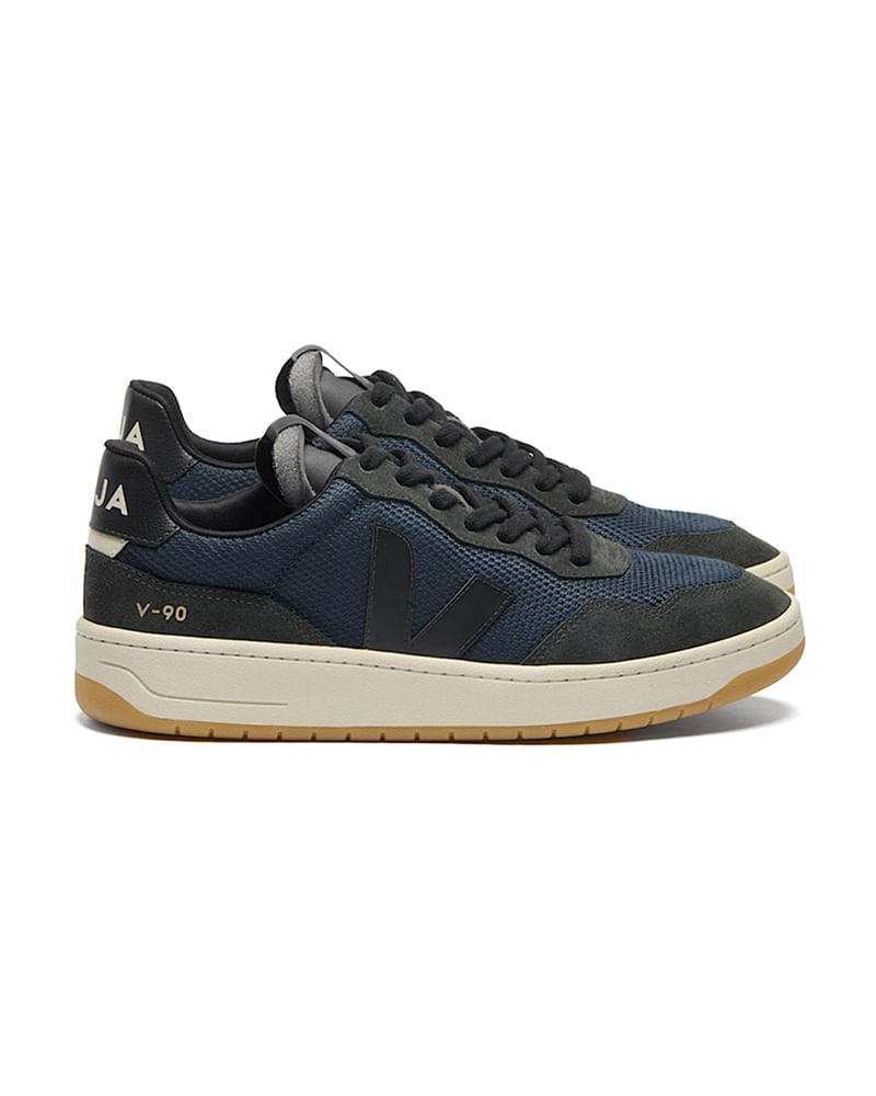 Tênis Veja V-90 Masculino — foto do produto em fundo branco